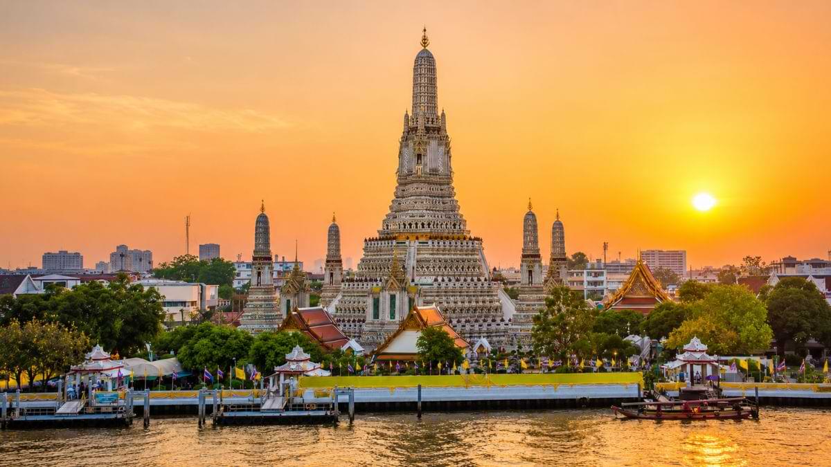 Bangkok Destination Guide: Top Attractions, Restaurants & Things to Do
